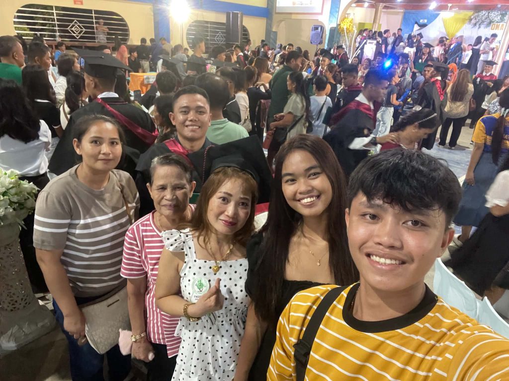 Proud family moment at Kuya’s graduation! 🎓