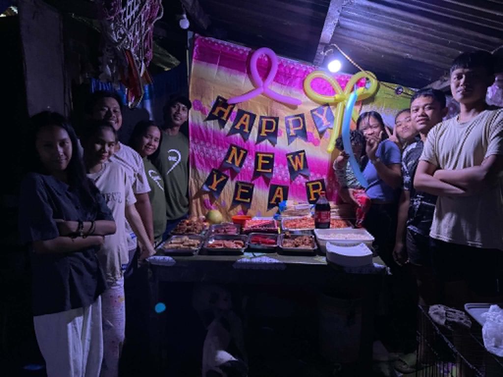 Welcoming the new year with the best crew! 🎆✨